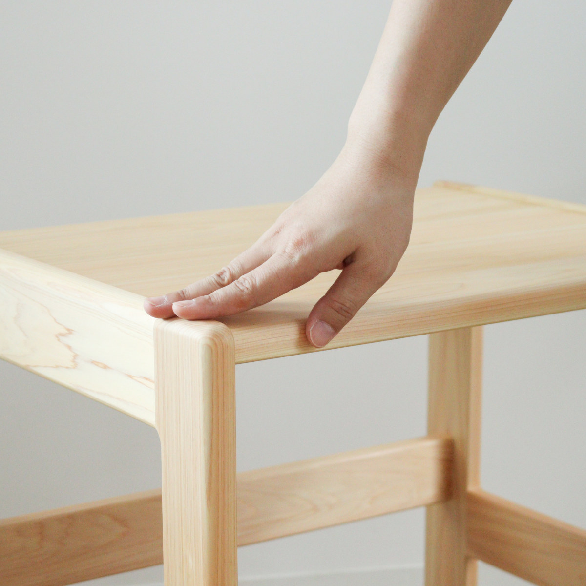 学習机 L 身長110cm向け TODDLER 木製 ひのき 日本製 ( 開梱設置 デスク 机 ヒノキ キッズデスク 天然木 完成品 サイドテーブル キッズテーブル 子供机 角丸 安心 転び止め ミニ 子供 子ども お絵描き 勉強 学習 キッズ家具 )