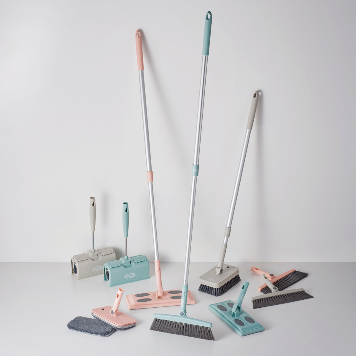 フローリングワイパー ヘッド Toffy ジョイント 床掃除 フローリング ワンタッチ 付け替え ( ヘッドのみ フロアワイパー 拭き掃除 おしゃれ クリーナー 掃除 掃除用品 掃除グッズ ) 【グレージュ】 グレージュ