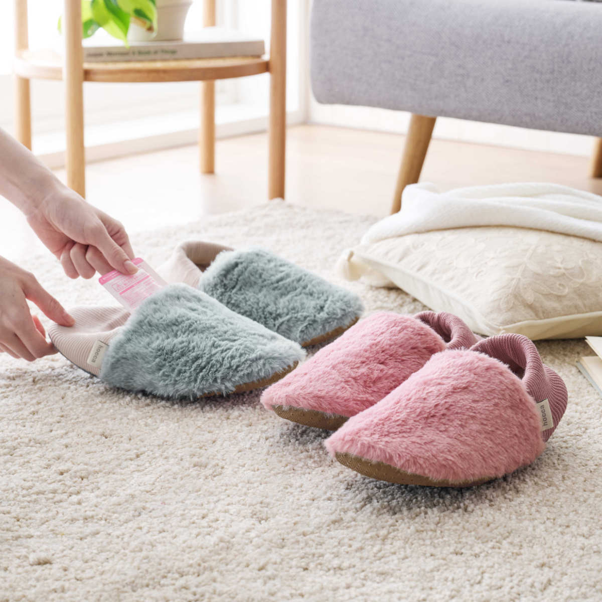 スリッパ レンジですぐにホッカホカ ジェル湯たんぽ hocca ポケット付きウォームスリッパ ( ルームシューズ レディース ふわふわ 電子レンジ カイロ 湯たんぽ付き 洗える 滑り止め 室内 暖かい 冬 ボア ファー かかと ) 【セージグリーン】 セージグリーン