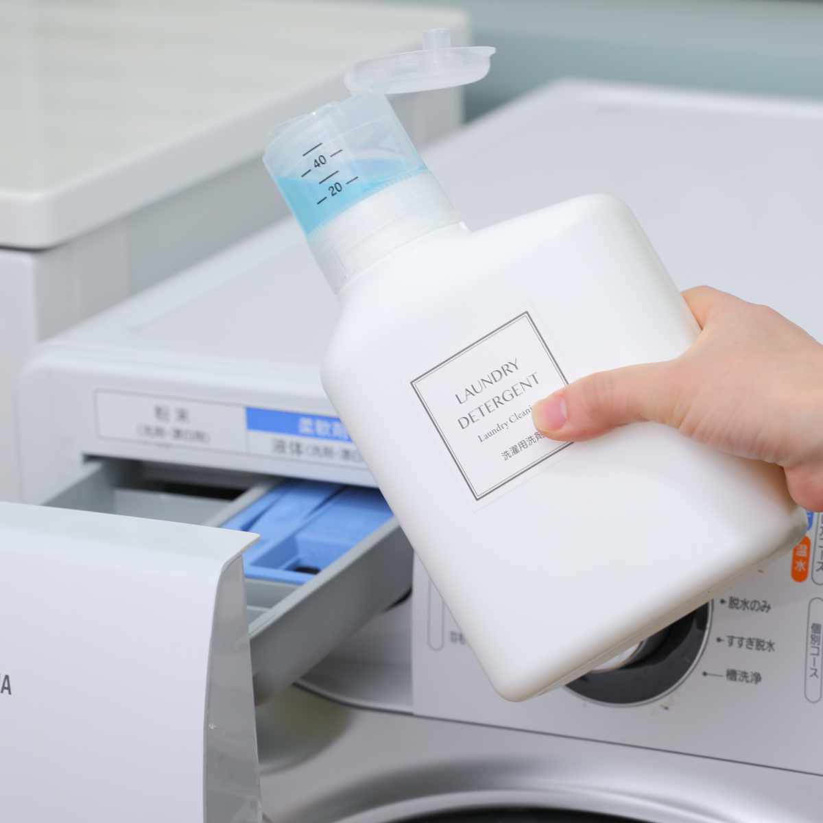 詰替えボトル 押して計量詰替えボトル 1000ml 3個セット ( 詰め替え用ボトル 3個 洗剤 液体洗剤ボトル 押すだけ 計量 ランドリーボトル 詰め替え容器 3個入り 1000 ラベル付き ディスペンサー ホワイト 無地 )