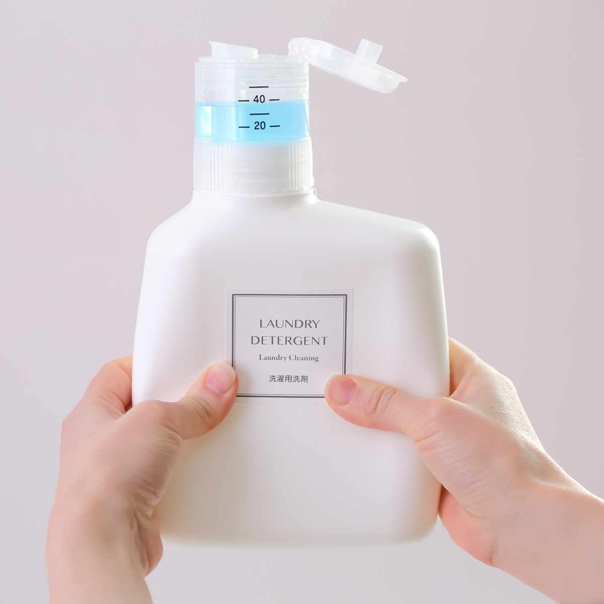 詰替えボトル 押して計量詰替えボトル 1000ml 3個セット ( 詰め替え用ボトル 3個 洗剤 液体洗剤ボトル 押すだけ 計量 ランドリーボトル 詰め替え容器 3個入り 1000 ラベル付き ディスペンサー ホワイト 無地 )