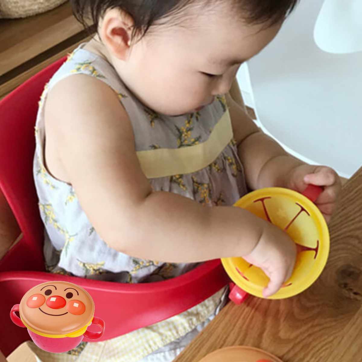 おやつケース アンパンマン ボーロカップ 赤ちゃん ベビー 日本製 （ お菓子ケース ボーロケース 両手 持ちやすい 容器 ケース おやつ入れ ボーロ ハンドル付き おやつカップ 中蓋 こぼれにくい スナックカップ 取り出しやすい ）