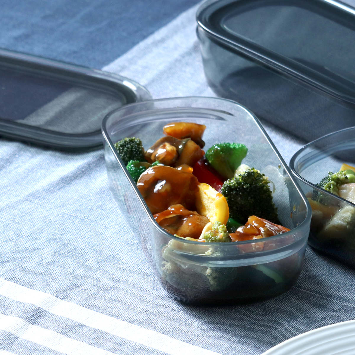 保存容器 520ml 1.2L 調理ができる保存容器 収納トレー付き Mサイズ Lサイズ 各1個入り ( 日本製 密閉 プラスチック 電子レンジ対応 食洗機対応 冷凍庫OK 保存 容器 フードコンテナ 0.52L 1200ml 透明 割れにくい 軽い 丈夫 ) 【グレー】 グレー