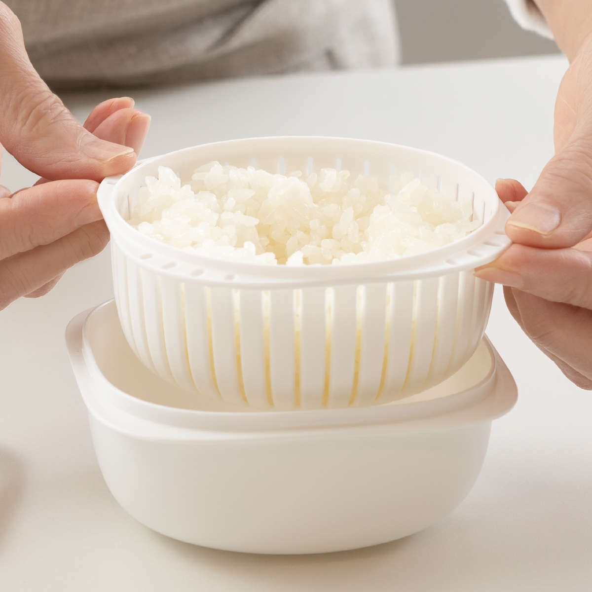 冷凍ご飯容器 蒸気であたためる 冷凍ごはん容器 6個組 保存容器 ライクイット ( 電子レンジ調理器 プラスチック 冷凍 ごはん容器 蒸し器 日本製 like-it ご飯容器 食洗機対応 保存 調理 冷凍ごはん ザル すのこ ) 【ホワイト】 ホワイト