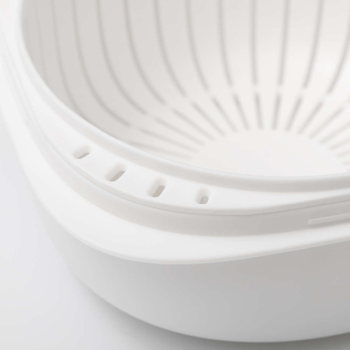 冷凍ご飯容器 蒸気であたためる 冷凍ごはん容器 4個組 収納ボックス付き 保存容器 ライクイット ( 電子レンジ調理器 冷凍 ごはん容器 蒸し器 日本製 like-it ご飯容器 レンジ 食洗機 対応 容器 保存 調理 冷凍ごはん ザル すのこ ) 【ホワイト】 ホワイト