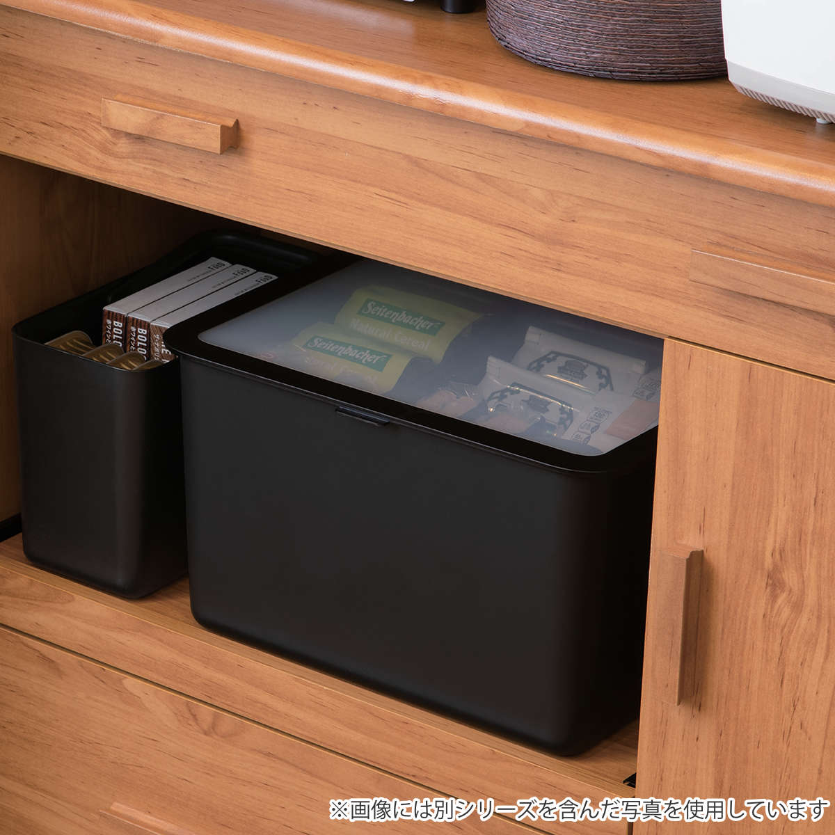 米びつ 10kg Pantry Stock Case フタ付きケース 計量カップ付き ( ライクイット 日本製 米櫃 ライスストッカー ライスボックス 抗菌 保存容器 お米収納 白米 玄米 雑穀 コンテナ 10キロ like-it ) 【ホワイト】 ホワイト