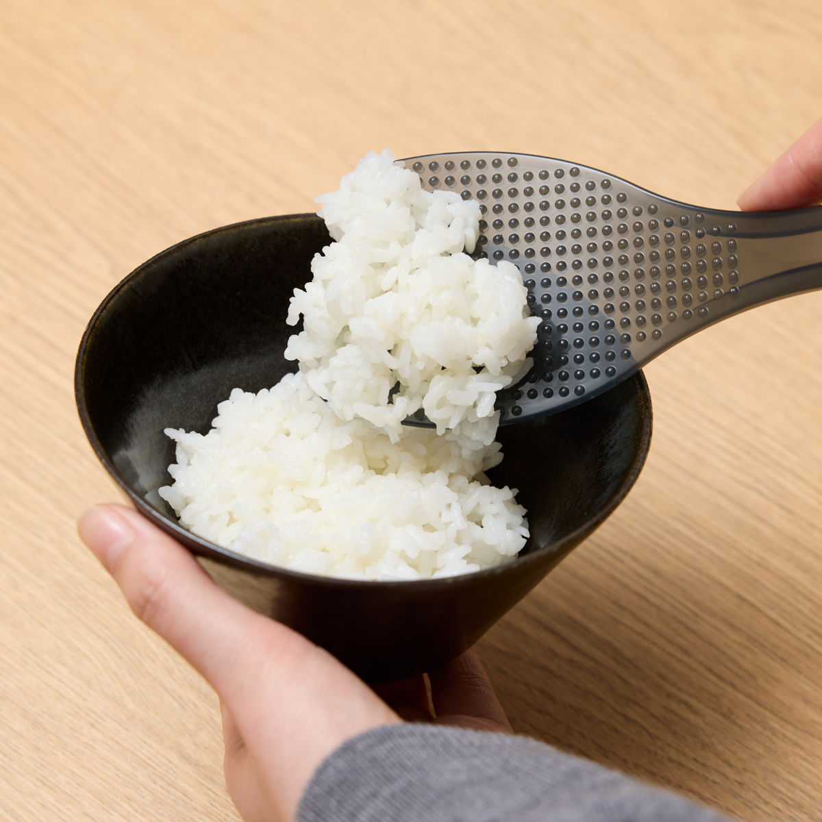 しゃもじケース しゃもじホルダー ごはんがつきにくい 快適しゃもじ ( しゃもじ入れ シャモジ 杓文字 セット 黒 くっつきにくい つかない 凹凸 加工 持ち手 カーブ しゃもじ立て ご飯 米 ブラック クリア キッチンツール )