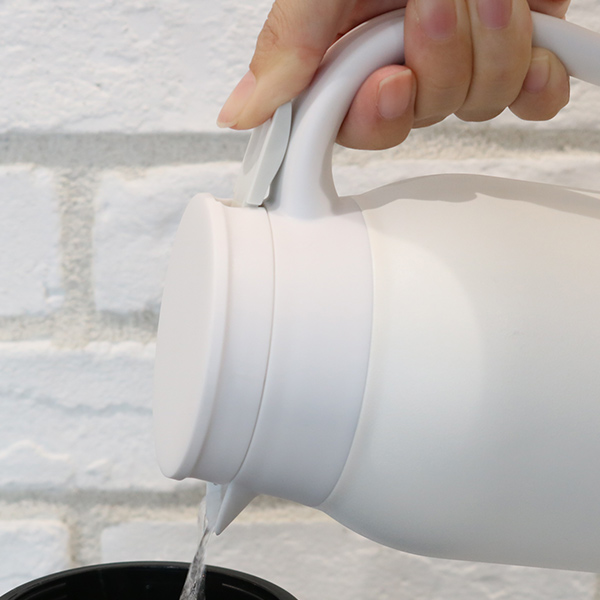 卓上ポット ステンレス 900ml 保温 保冷 ポット ティーポット ( ステンレスポット テーブルポット 魔法瓶 おしゃれ 保温ポット 保冷ポット 洗いやすい コードレス モノトーン 白 黒 ステンレス製 ) 【ホワイト】 ホワイト