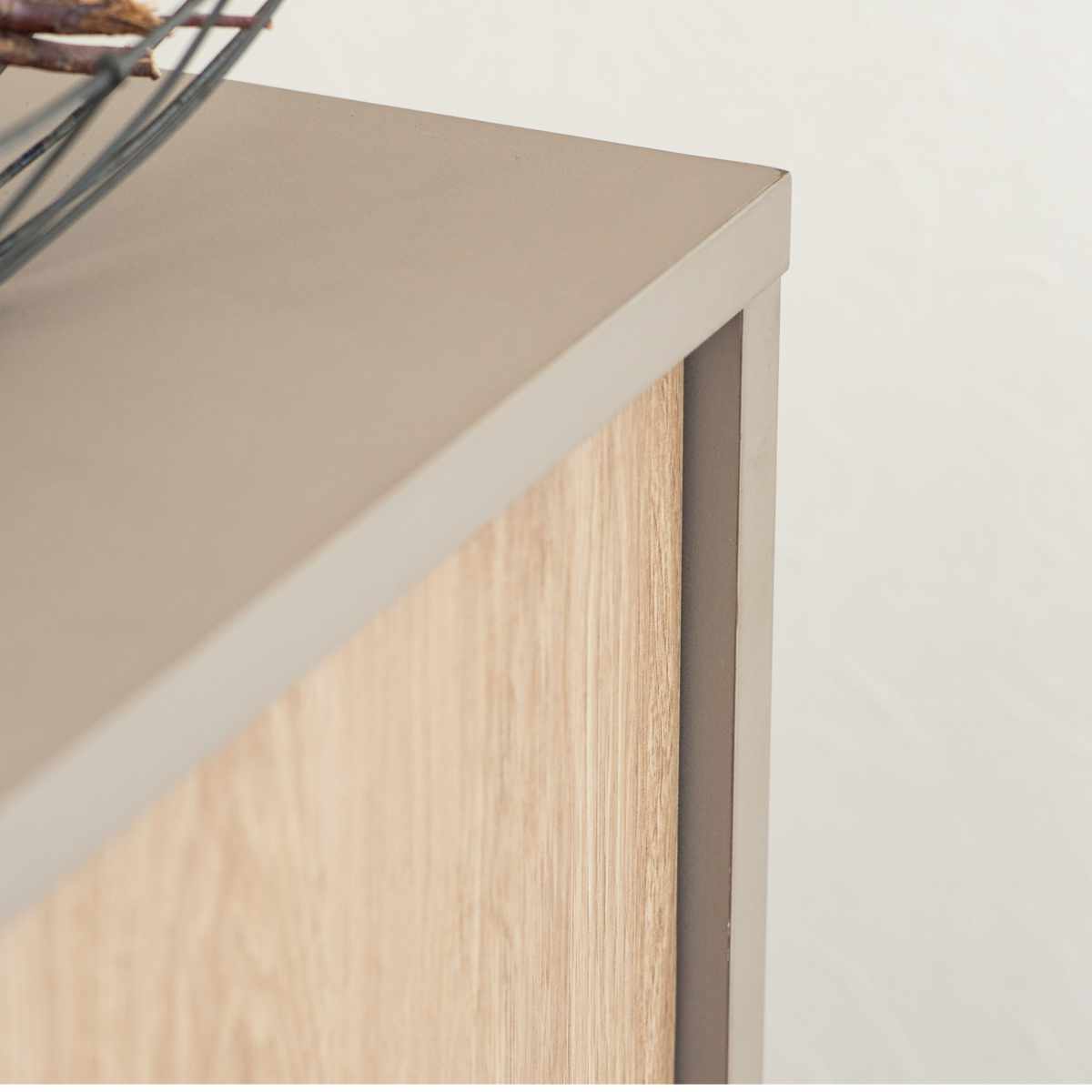 キャビネット 幅90cm ツートンカラー シルバー脚 ( 棚 ラック 扉 リビング収納 可動棚 飾り棚 家具 グレージュ ナチュラル ツートン 配線穴 )