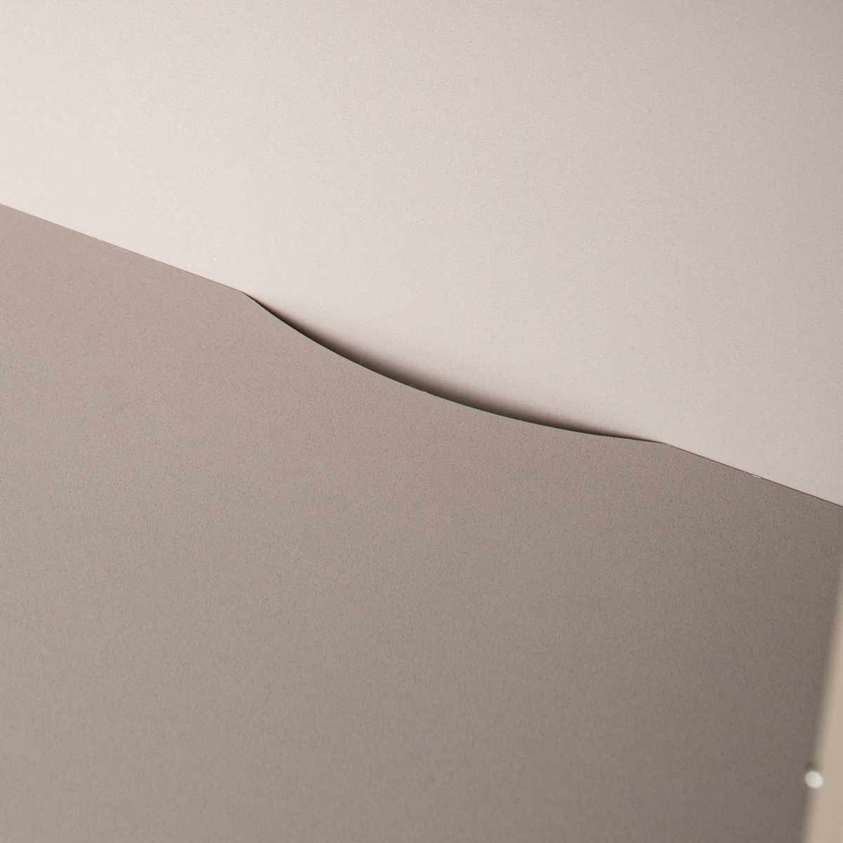 キャビネット 幅90cm ツートンカラー シルバー脚 ( 棚 ラック 扉 リビング収納 可動棚 飾り棚 家具 グレージュ ナチュラル ツートン 配線穴 )