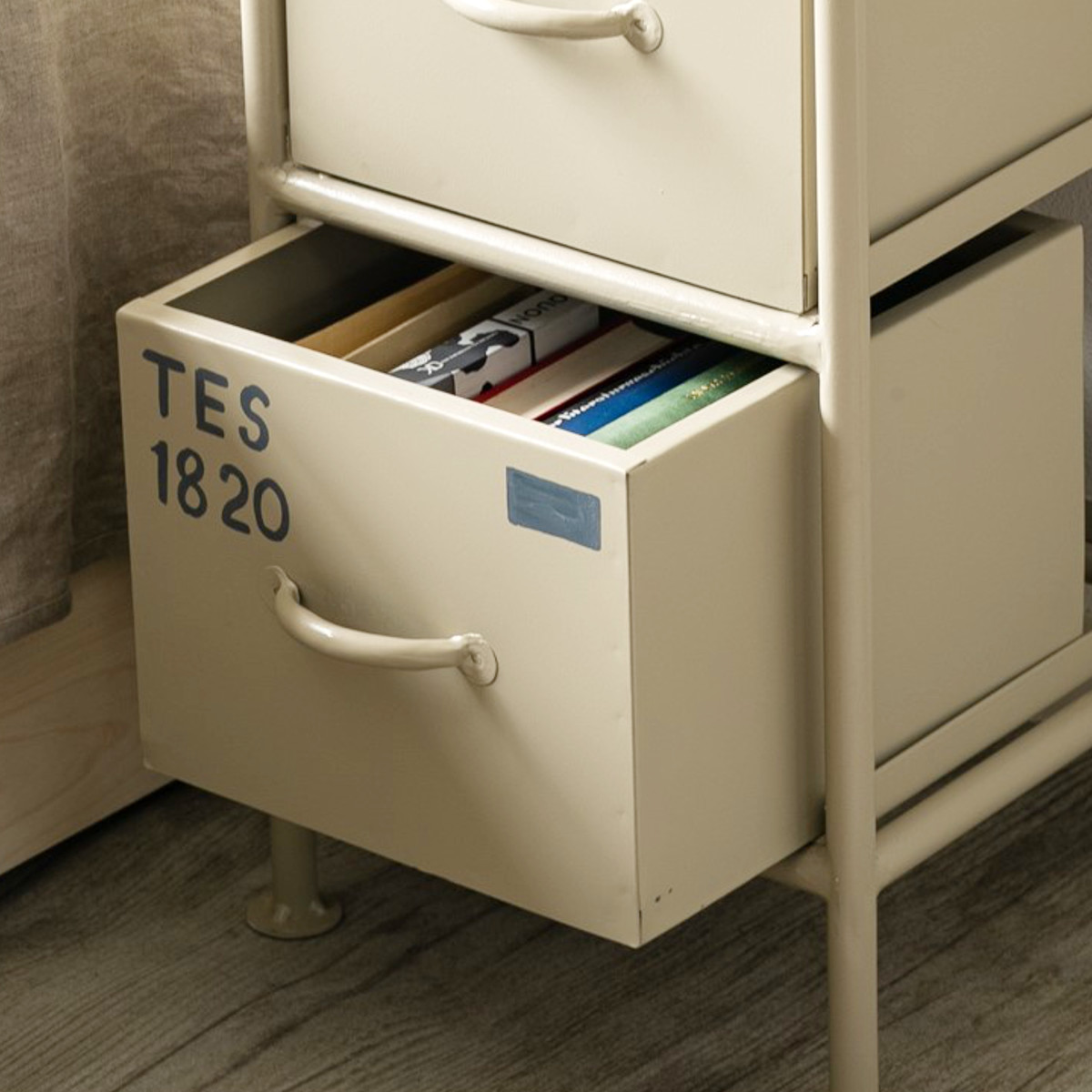 スチール スリムチェスト 幅30cm 引出し3杯 インダストリアル 完成品 ( チェスト スリム 引き出し 3杯 棚 ラック 飾り棚 省スペース ブラック グレー ベージュ ) 【グレー】 グレー