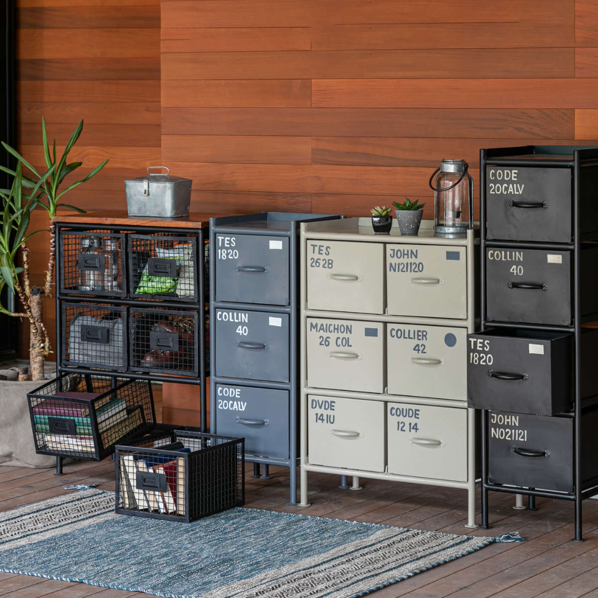 スチール スリムチェスト 幅30cm 引出し4杯 インダストリアル 完成品 ( チェスト スリム 引き出し 4杯 棚 ラック 飾り棚 省スペース ブラック グレー ベージュ ) 【ブラック】 ブラック