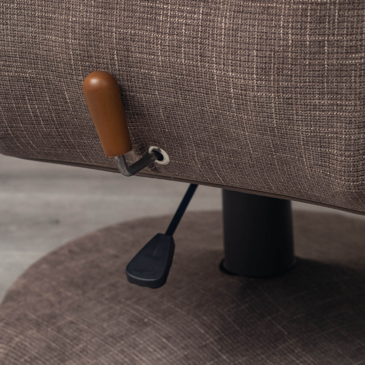 高座椅子 ハイバックタイプ 回転 昇降式 座面高42~48cm ジネシー ( 座椅子 無段階リクライニング ヘッドレスト フットレスト 角度調節可能 肘掛け チェア イス 椅子 リラックス 収納ポケット ファブリック ポケットコイル ) 【ブラウン】 ブラウン