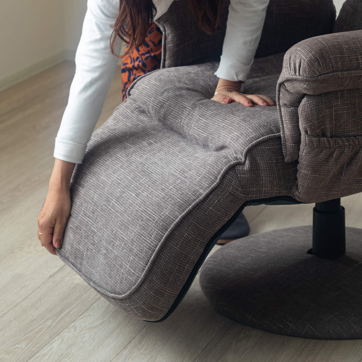 高座椅子 ハイバックタイプ 回転 昇降式 座面高42~48cm ジネシー ( 座椅子 無段階リクライニング ヘッドレスト フットレスト 角度調節可能 肘掛け チェア イス 椅子 リラックス 収納ポケット ファブリック ポケットコイル ) 【ブラウン】 ブラウン