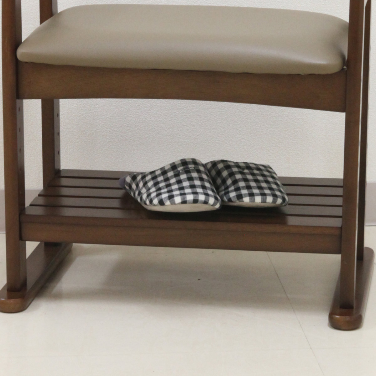 高座椅子 座面高40cm 収納棚付 サポートチェア クレソン ( チェア 椅子 肘掛け 座敷椅子木製 天然木 高さ調節 玄関椅子 立ち上がりやすい 玄関 高齢者 座椅子 チェアー イス いす 腰掛け 和室 木製 おしゃれ )