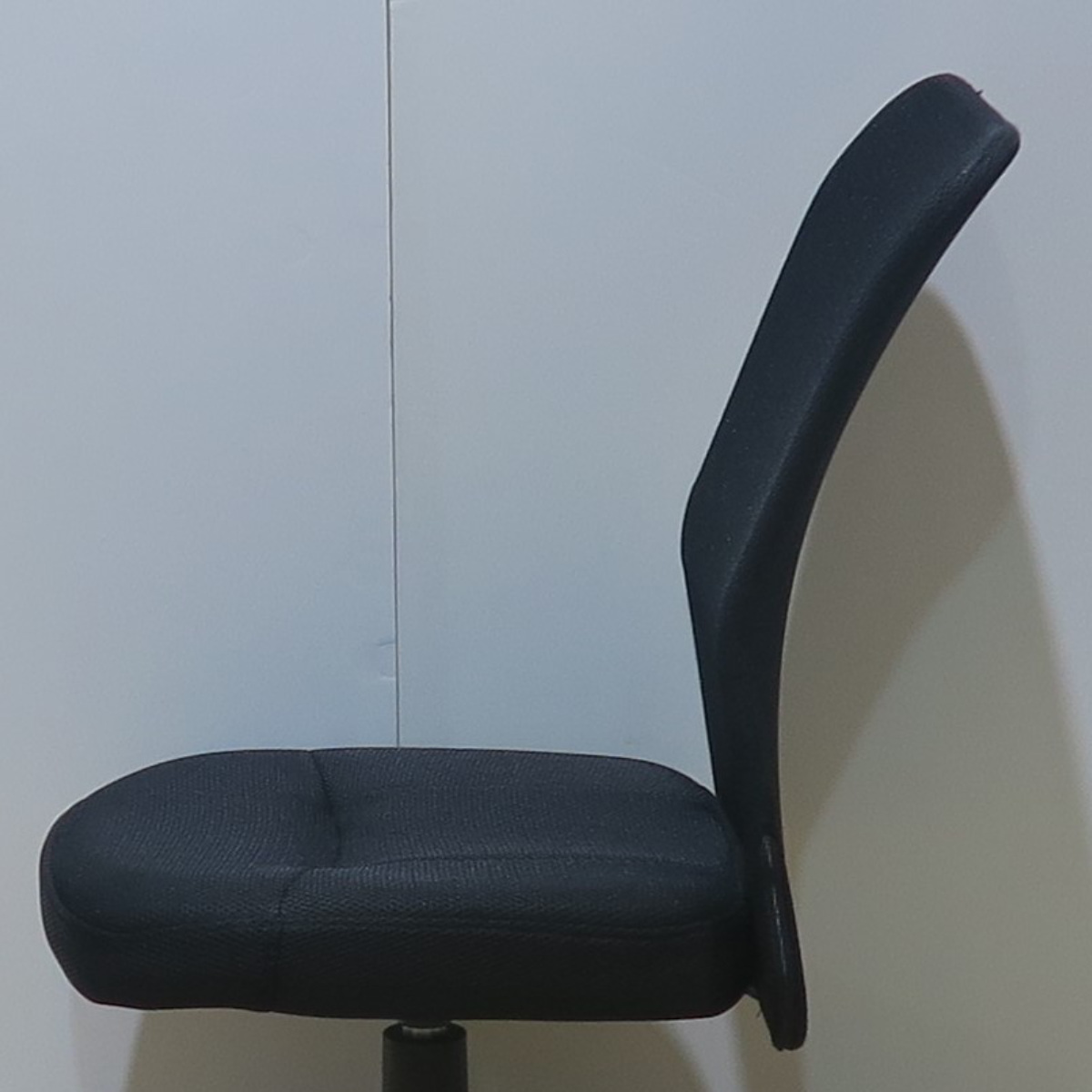 オフィスチェア メッシュ 肘なしタイプ 座面高42~54cm ガス圧チェア ルーア ( ワークチェア パソコンチェア キャスター付き 学習椅子 アームレス 高さ調節 チェア チェアー イス 椅子 いす オフィス 在宅 シンプル 通気性 )