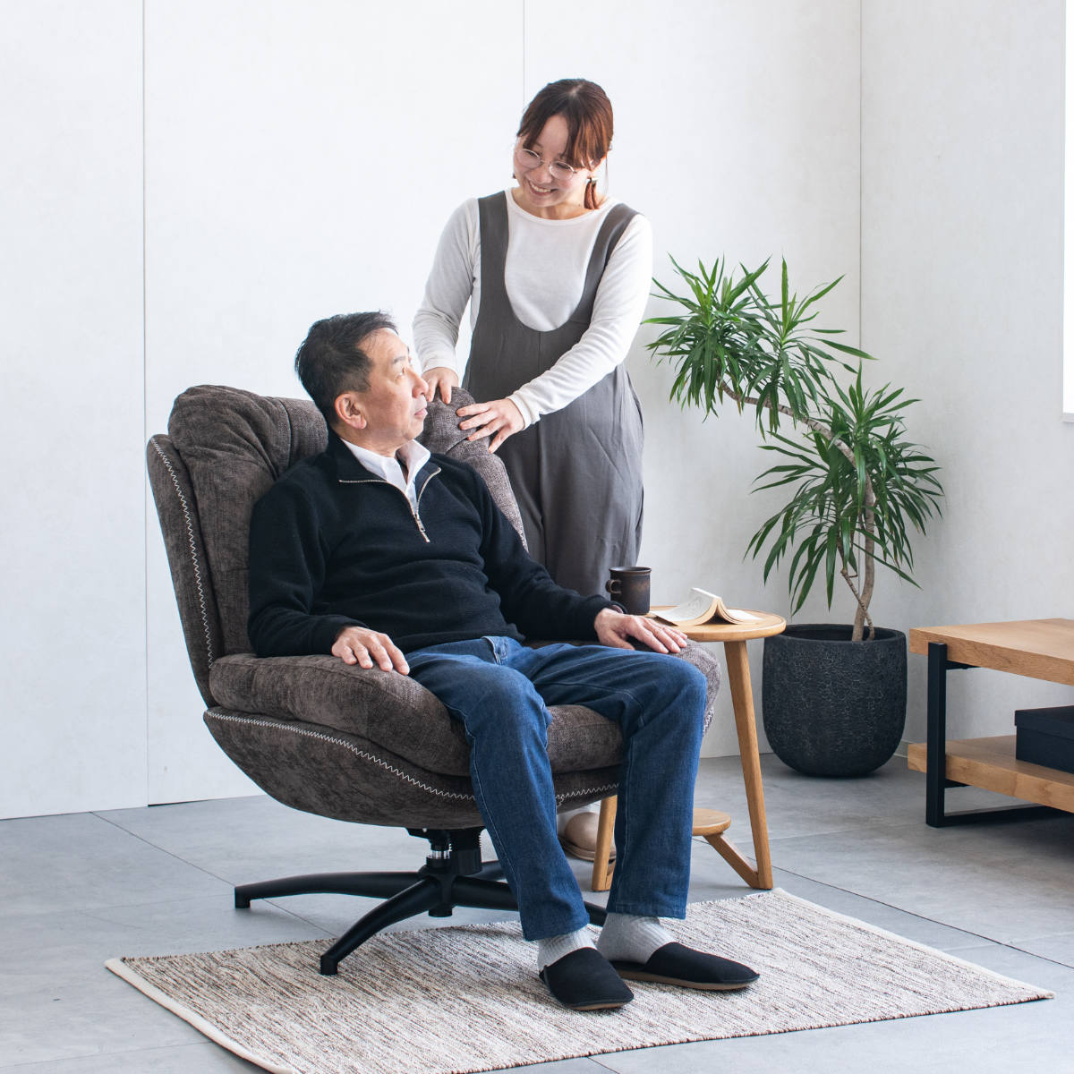 リビングチェア 座面高46cm オットマン付 シャルレ ( パーソナルチェア チェア 1人掛け 椅子 ロッキング機能 アームレス オットマン ハイバック 回転 リラックス チェアー イス いす 足置き リビング ファブリック 座面 広い ) 【ベージュ】 ベージュ