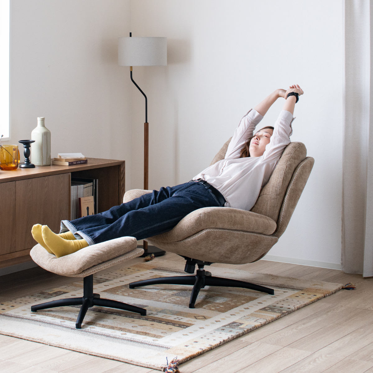 リビングチェア 座面高46cm オットマン付 シャルレ ( パーソナルチェア チェア 1人掛け 椅子 ロッキング機能 アームレス オットマン ハイバック 回転 リラックス チェアー イス いす 足置き リビング ファブリック 座面 広い ) 【ベージュ】 ベージュ