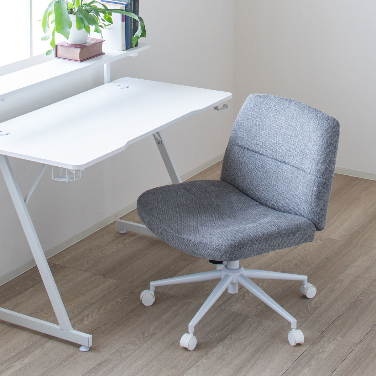 オフィスチェア あぐらがかける 座面ワイド 昇降式 座面高44~51cm ( ワークチェア パソコンチェア ロッキング機能 アームレス 高さ調節 キャスター付き イス オフィス 仕事 ダイニング 在宅 勉強椅子 疲れにくい おしゃれ ) 【アイボリー】 アイボリー