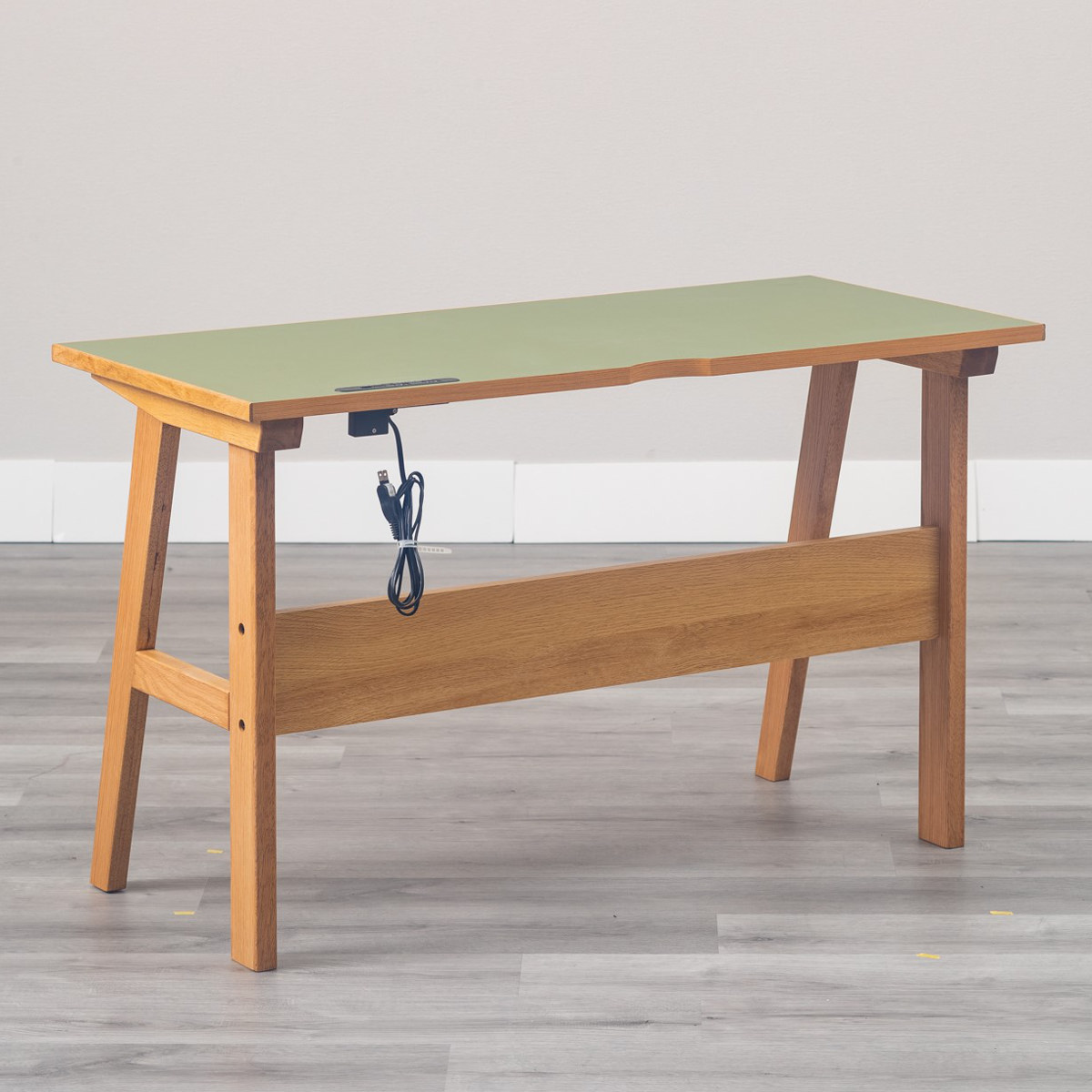 ワークデスク 幅120cm コンセント2口 USBポート付 リノ ( デスク 机 学習机 勉強机 パソコンデスク オフィスデスク コンパクト 平机 木製 学習デスク パソコン PC リビングデスク スチール おしゃれ ) 【バーガンディ】 バーガンディ