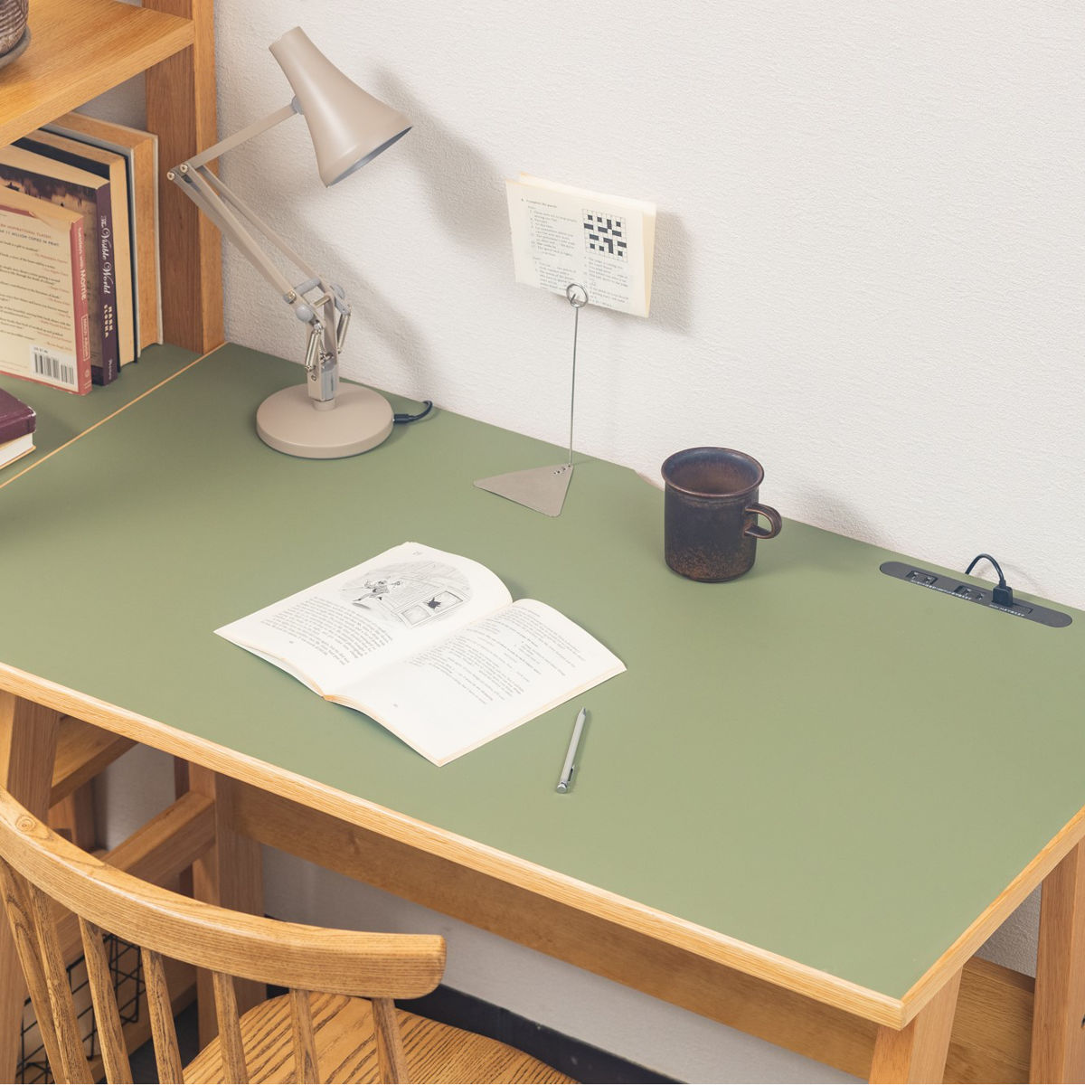 ワークデスク 幅120cm コンセント2口 USBポート付 リノ ( デスク 机 学習机 勉強机 パソコンデスク オフィスデスク コンパクト 平机 木製 学習デスク パソコン PC リビングデスク スチール おしゃれ ) 【バーガンディ】 バーガンディ