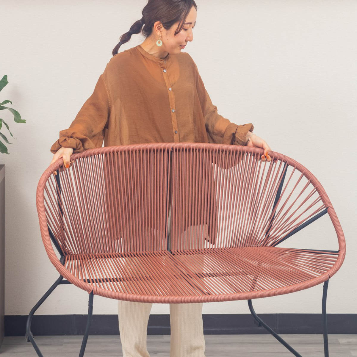 ベンチ 幅125cm 座面高43.5cm ロープベンチ ダフネ ( チェアー イス 椅子 2人掛け ロープ スチール 軽量 2人用 リビングチェア ダイニングベンチ スタイリッシュ おしゃれ カフェチェア パーソナルチェア いす リビング ダイニング ) 【アイボリー】 アイボリー