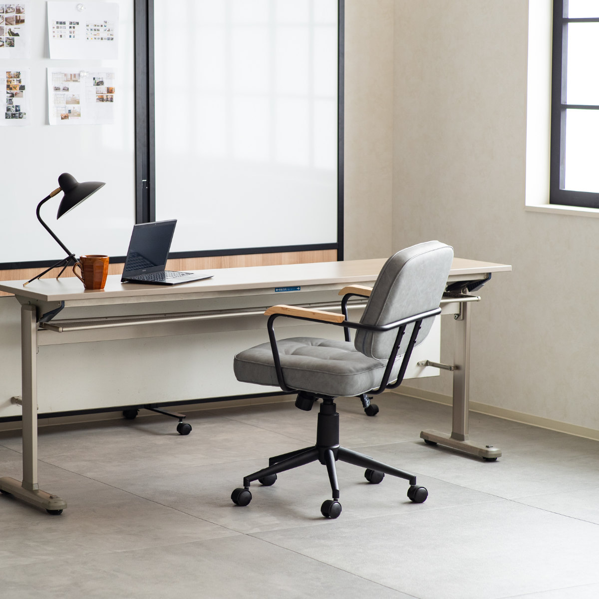 オフィスチェア 肘付 昇降式 座面高43~51cm エイム ( ワークチェア パソコンチェア ロッキング機能 肘掛け 高さ調節 レザー調 キャスター付き イス オフィス 仕事 ダイニング 在宅 勉強椅子 疲れにくい おしゃれ ) 【グレー】 グレー