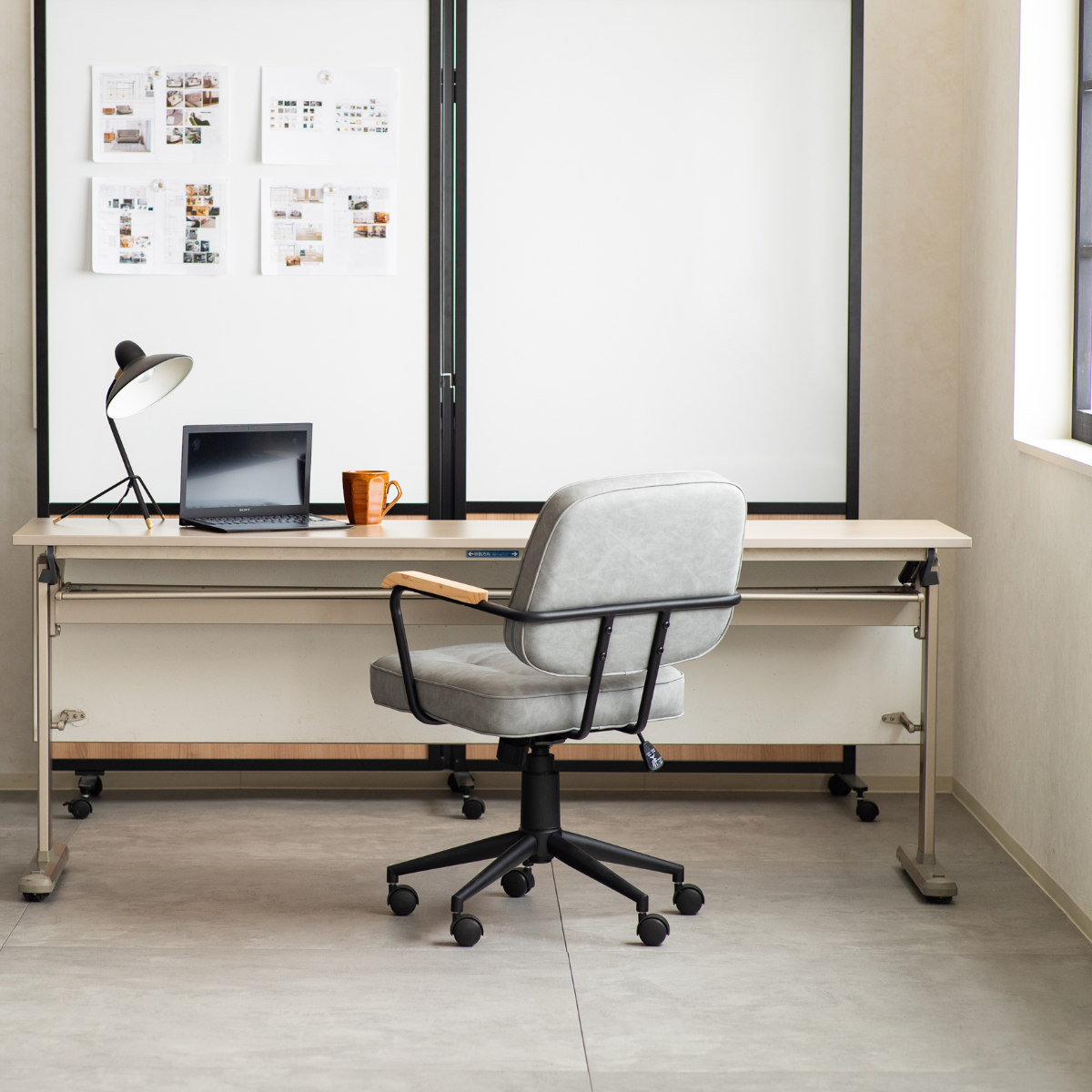 オフィスチェア 肘付 昇降式 座面高43~51cm エイム ( ワークチェア パソコンチェア ロッキング機能 肘掛け 高さ調節 レザー調 キャスター付き イス オフィス 仕事 ダイニング 在宅 勉強椅子 疲れにくい おしゃれ ) 【グレー】 グレー