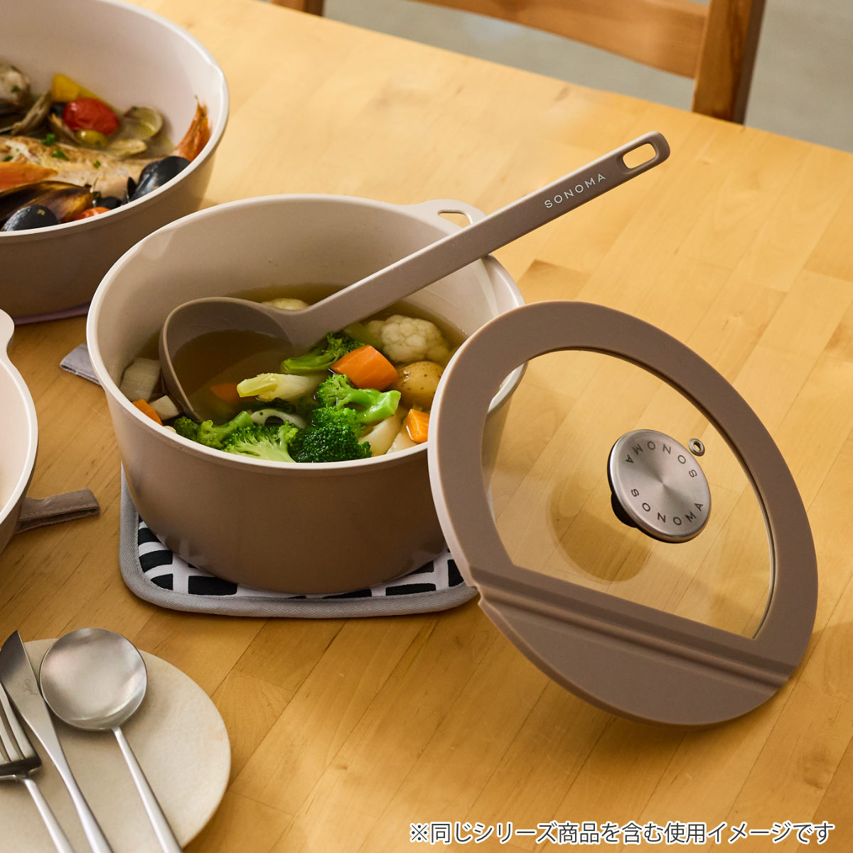 レードル ナイロン SONOMA お玉 おたま スプーン ( 穴なし 穴無し キッチン 料理用 調理用 キッチンツール 下ごしらえ 調理器具 グレージュ シリコーン スタンド 単品 マグネット付 マグネット収納 ツールスタンド くっつく )