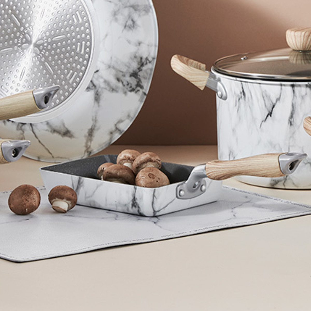 卵焼き器 13×18cm IH対応 ふっ素樹脂加工 MARBLE KITCHEN エッグパン ( ガス火対応 オール熱源対応 ふっ素加工 軽い 玉子焼き器 朝食 弁当 弁当作り アルミ製 フッ素コーティング 軽量 大理石柄 おしゃれ ) 【ブラック】 ブラック