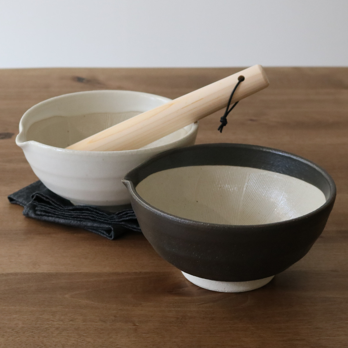 すり鉢 大 片口 SALIU 陶器 白唐津 黒釉 日本製 （ すりばち