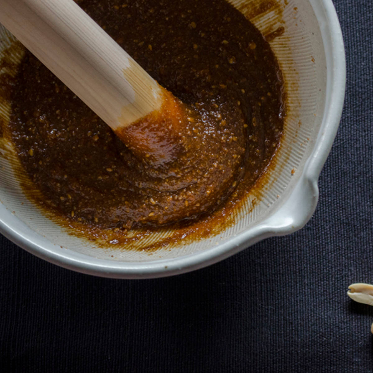 すり鉢 SALIU 片口すり鉢 直径16cm ( 日本製 陶器 美濃焼 すりばち ボウル 鉢 おしゃれ かわいい シンプル とろろ 離乳食 すりごま すり胡麻 ごま 調理 片口 ) 【黒】 黒