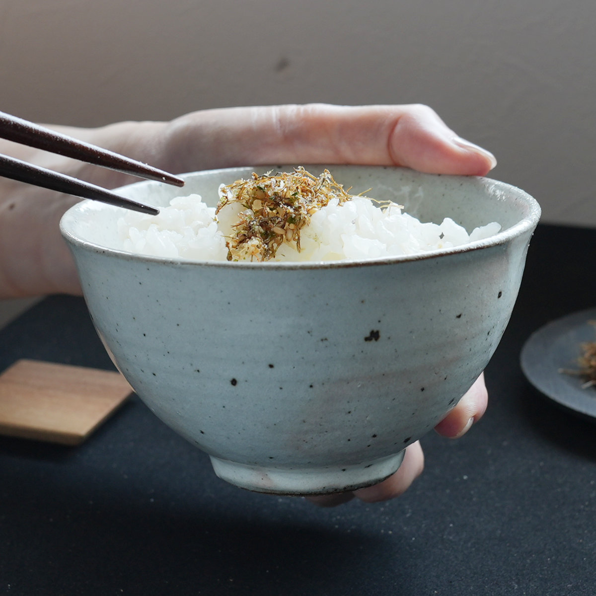 茶碗 SALIU 飯碗 大 ( 陶器 お茶碗 ごはん茶碗 日本製 食器 おしゃれ シンプル モダン 和モダン 粉引き 黒柿釉 ) 【粉引き】 粉引き