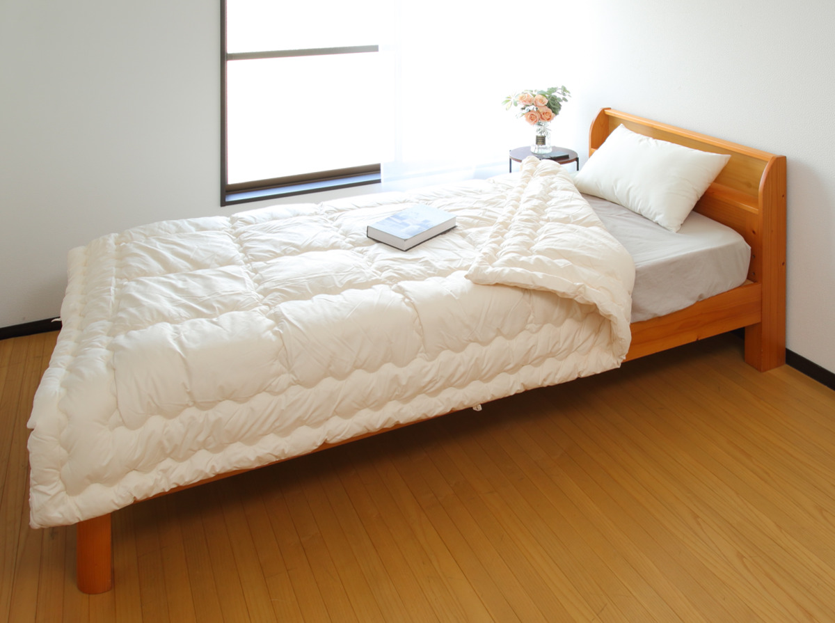 洗濯乾燥機が使える掛け布団 低温タンブル対応 シングル 専用洗濯ネット付き ( 掛け布団 日本製 ドラム式洗濯機対応 ふわかる 1.8kg 外干し不要 掛布団 乾燥機OK ネット付 ホームクリーニング 軽量 )