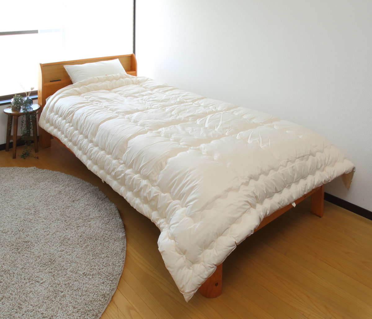 洗濯乾燥機が使える掛け布団 低温タンブル対応 シングル 専用洗濯ネット付き ( 掛け布団 日本製 ドラム式洗濯機対応 ふわかる 1.8kg 外干し不要 掛布団 乾燥機OK ネット付 ホームクリーニング 軽量 )