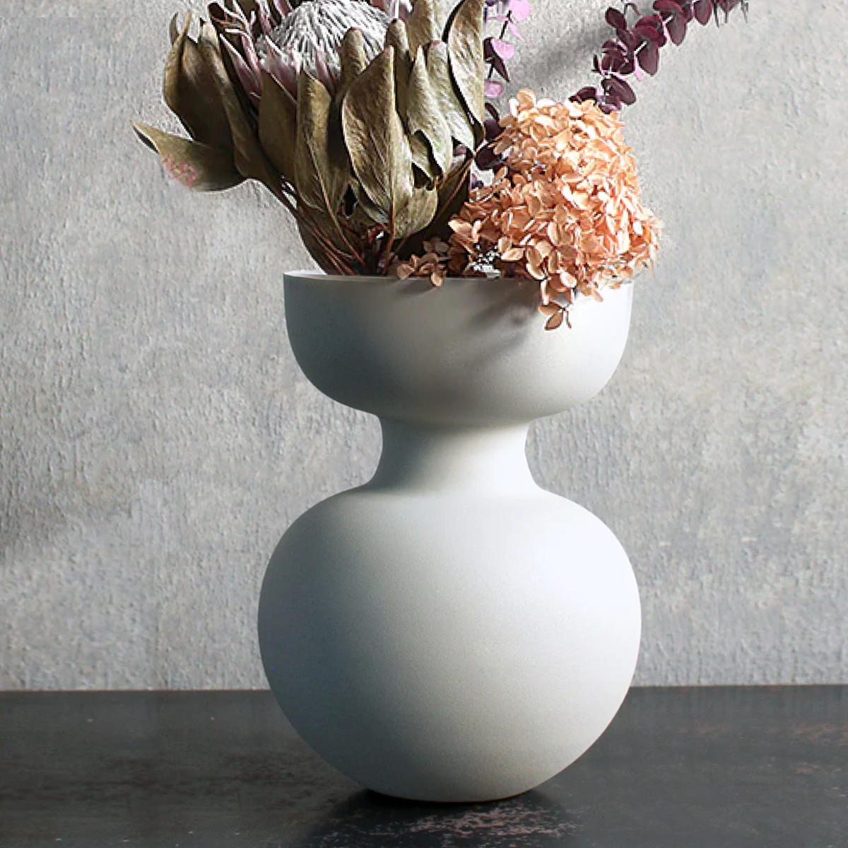 花瓶 ヴァレンテ コスティ フラワーベース アイアン （ 花ビン 花びん ベース フラワー 花 飾る 花入れ アイアン製 かびん スタイリッシ