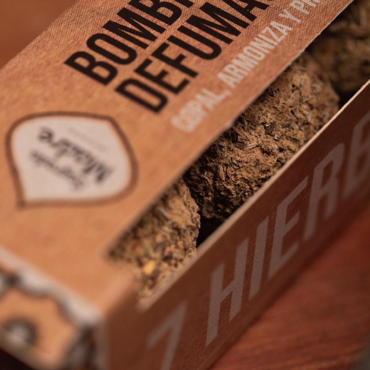 お香 サグラダマドレ INCENSE BOX SMALL BOMB 4本 ( インセンス ボム スマッジ スマッジング 浄化 煙 セージ 自然素材 香り 癒し パロサント 空間浄化 リラックス効果 浄化用 浄化日 リフレッシュ リラックス サステナブル ) 【プランタスサグラダ】 プランタスサグラダ