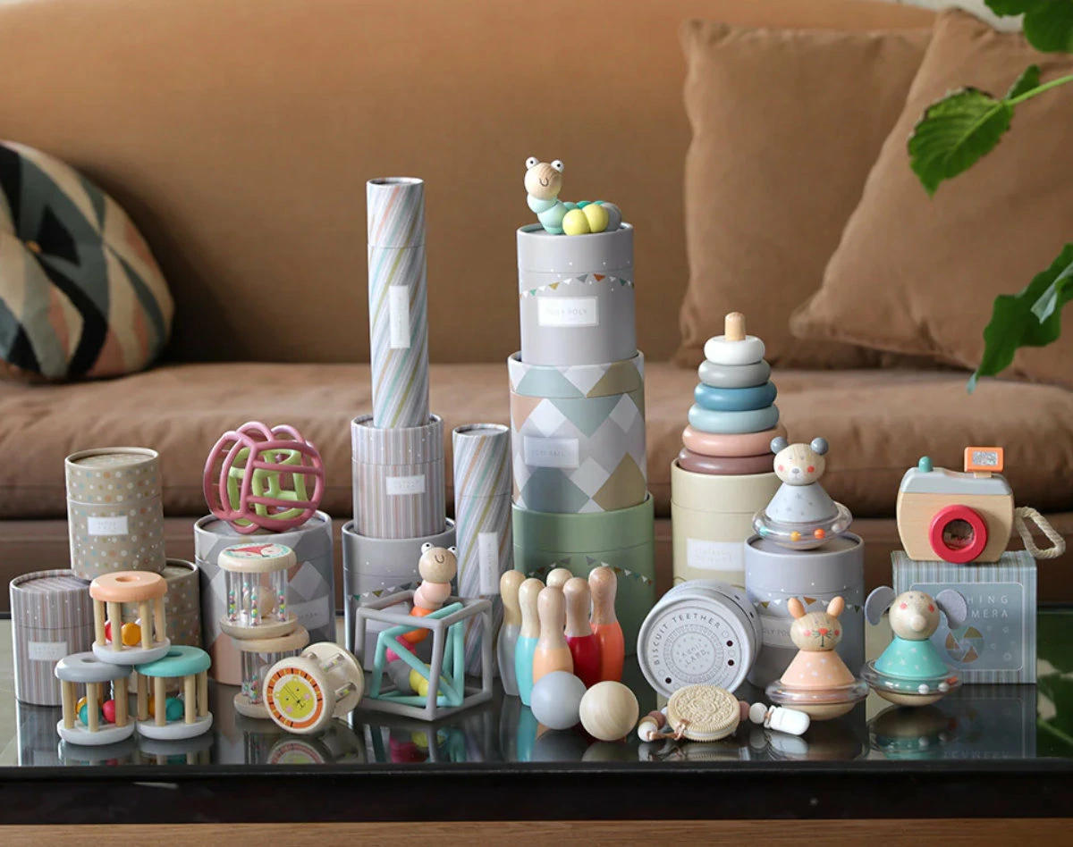 子ども向け 食器セット 安心 100%トウモロコシ由来 エコフレンドリー ( ギフトセット 子供用食器 プラスチック ランチプレート スプーン フォーク コップ 食洗機対応 キッズ 子ども ベビー食器 おしゃれ プレゼント 出産祝い )