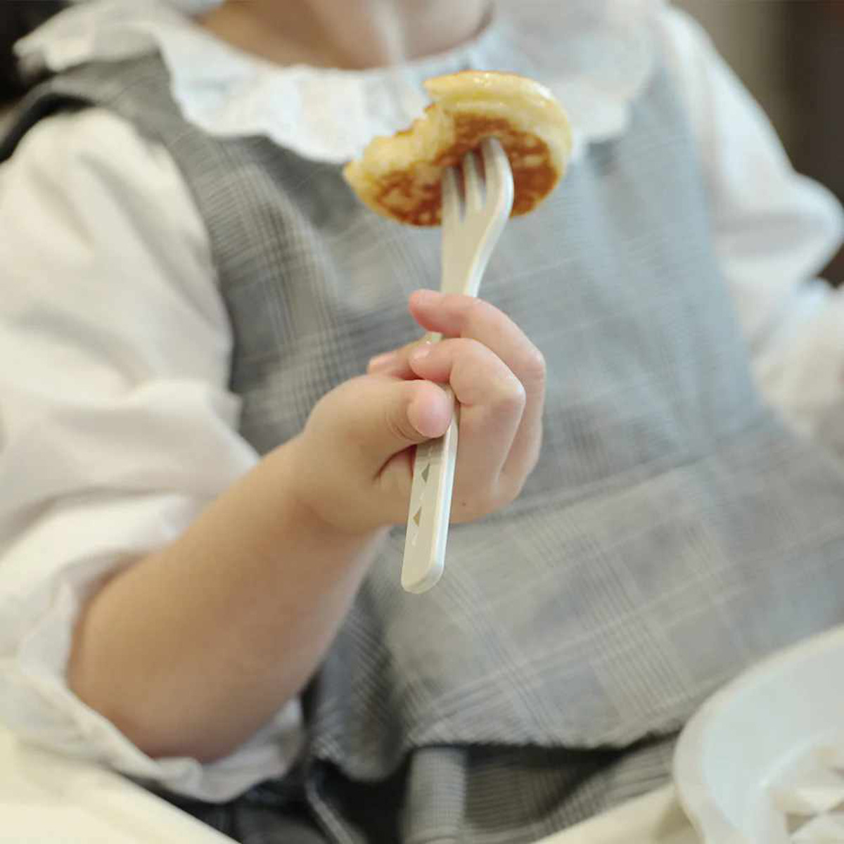 子ども向け 食器セット 安心 100%トウモロコシ由来 エコフレンドリー ( ギフトセット 子供用食器 プラスチック ランチプレート スプーン フォーク コップ 食洗機対応 キッズ 子ども ベビー食器 おしゃれ プレゼント 出産祝い )