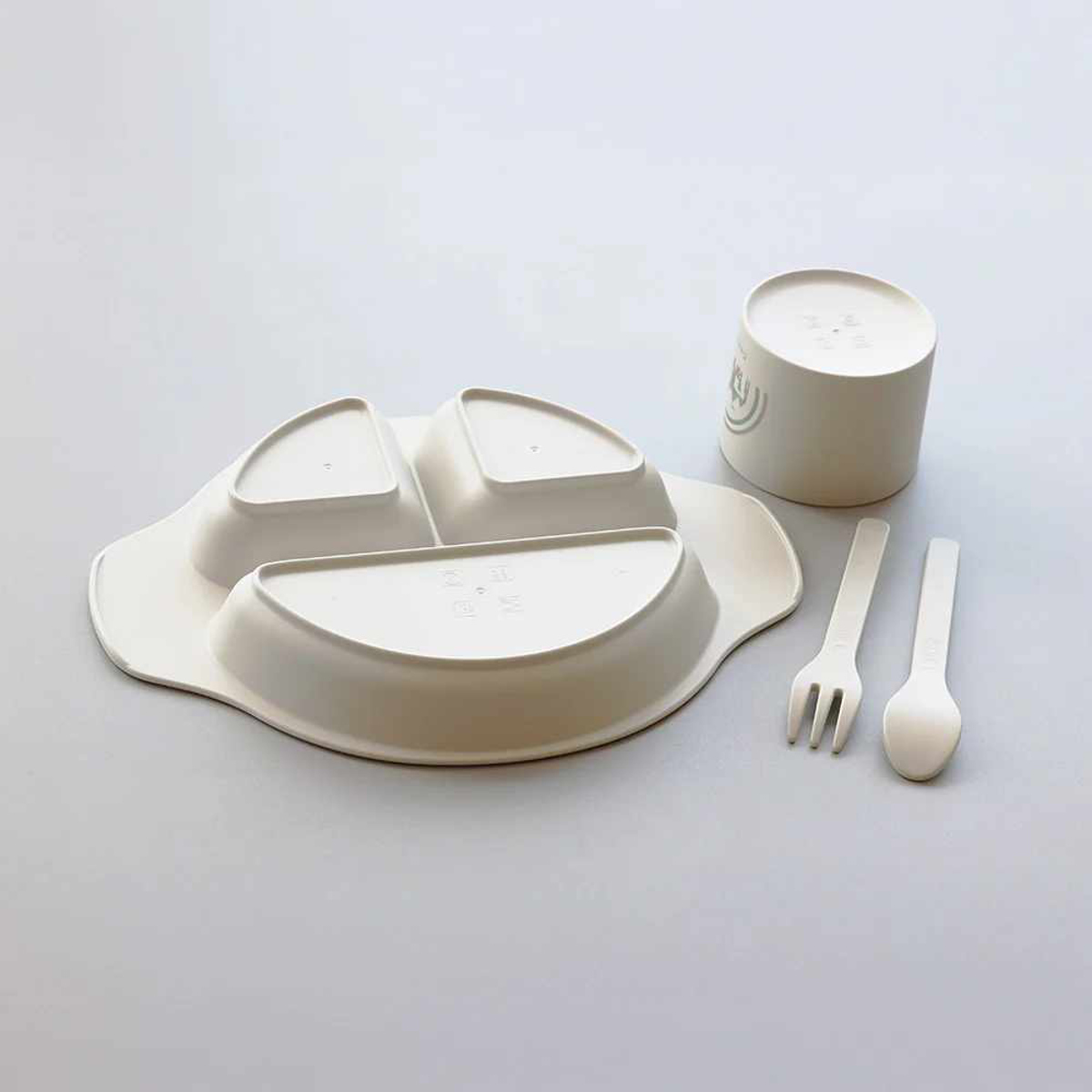 子ども向け 食器セット 安心 100%トウモロコシ由来 エコフレンドリー ( ギフトセット 子供用食器 プラスチック ランチプレート スプーン フォーク コップ 食洗機対応 キッズ 子ども ベビー食器 おしゃれ プレゼント 出産祝い )