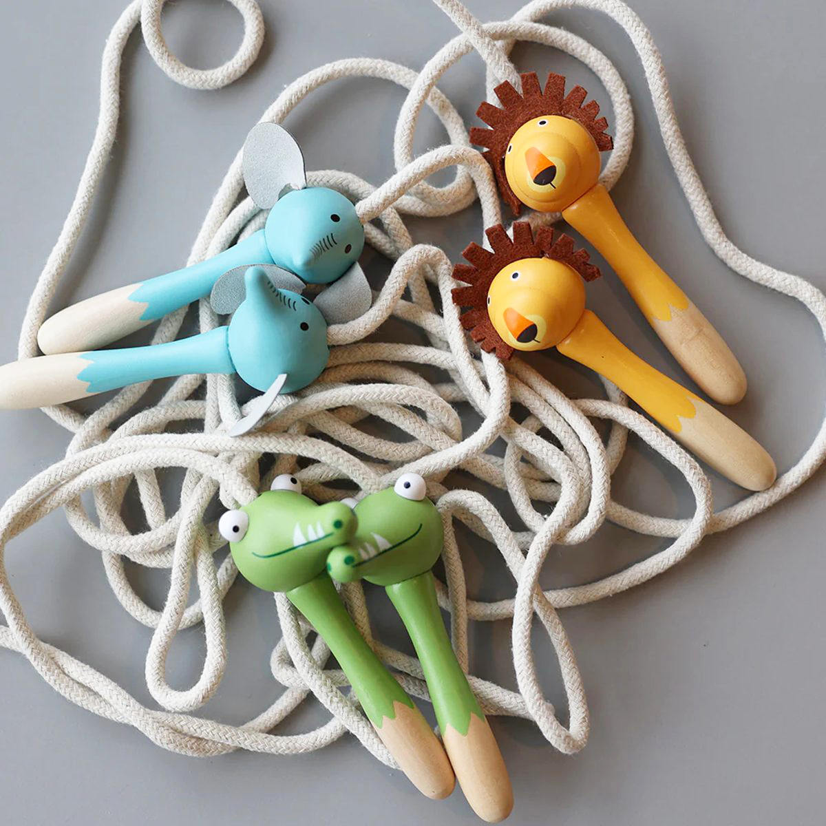なわとび 子ども用 スキッピングロープ エレファント クロコ ライオン ( おもちゃ Adnil LAND 子供用 縄跳び ロープなわとび 木製 玩具 運動 子供 キッズ 幼児 男の子 女の子 外遊び 保育園 幼稚園 綿ロープ ) 【ライオン】 ライオン