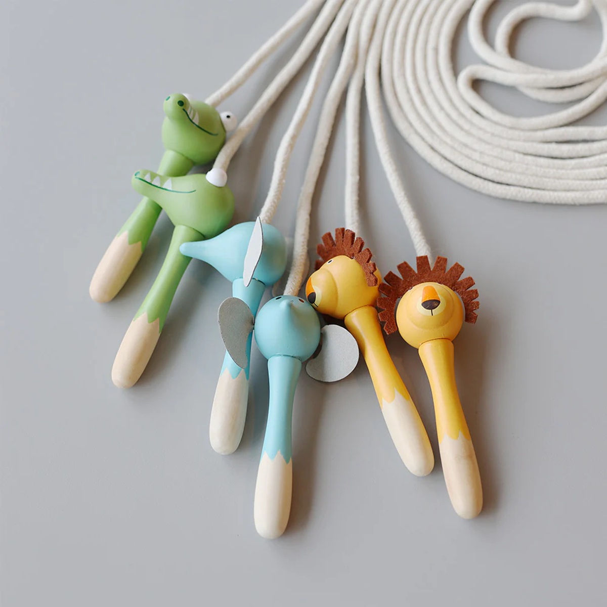 なわとび 子ども用 スキッピングロープ エレファント クロコ ライオン ( おもちゃ Adnil LAND 子供用 縄跳び ロープなわとび 木製 玩具 運動 子供 キッズ 幼児 男の子 女の子 外遊び 保育園 幼稚園 綿ロープ ) 【ライオン】 ライオン