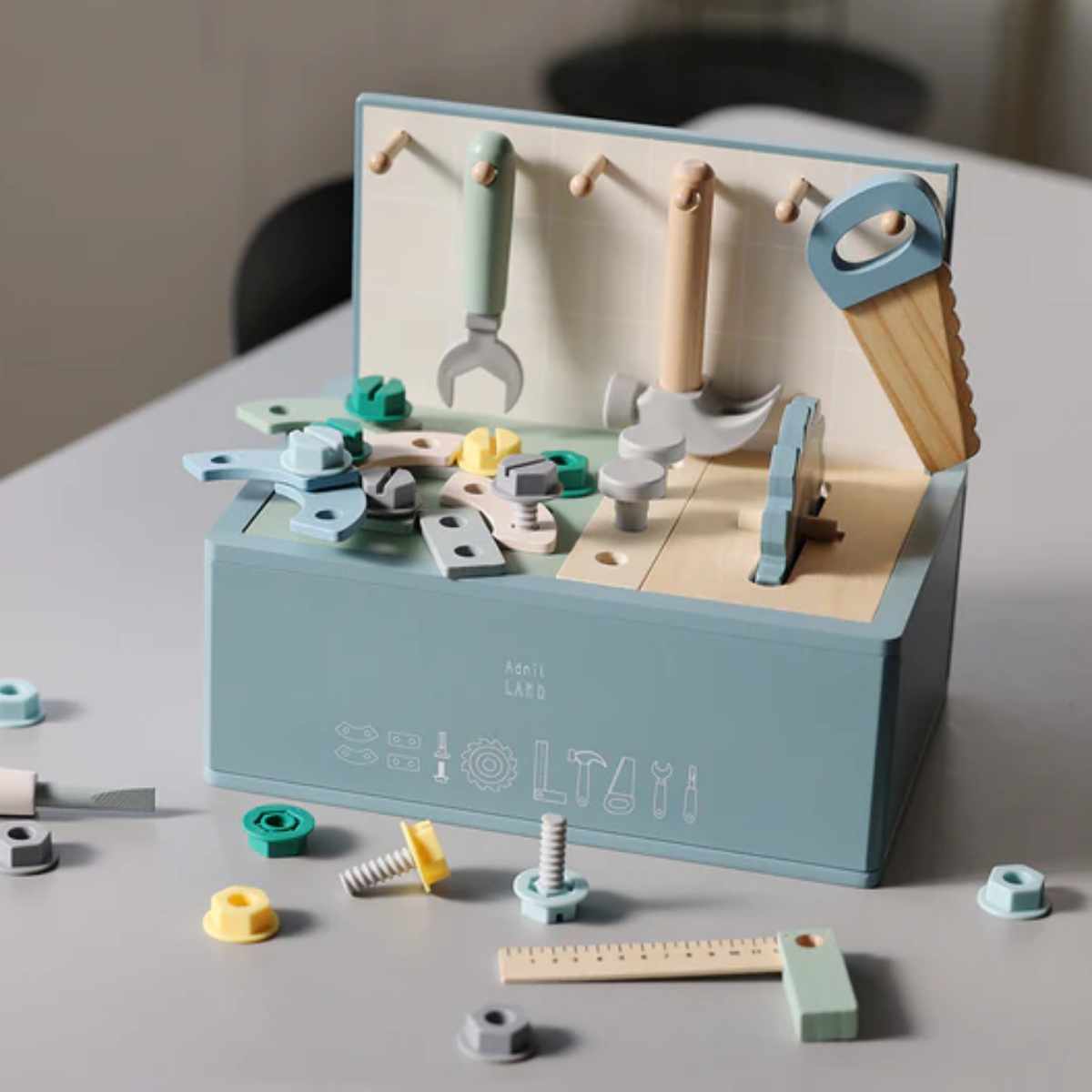 おもちゃ おうちごっこ ままごと 工具セット 体験玩具 CRAFT TOOL BOX Adnil LAND クラフトツール ( 木のおもちゃ 工具 大工 子供 おままごと 知育玩具 玩具 男の子 女の子 ごっこ遊び 大工さんセット コンパクト プレゼント )