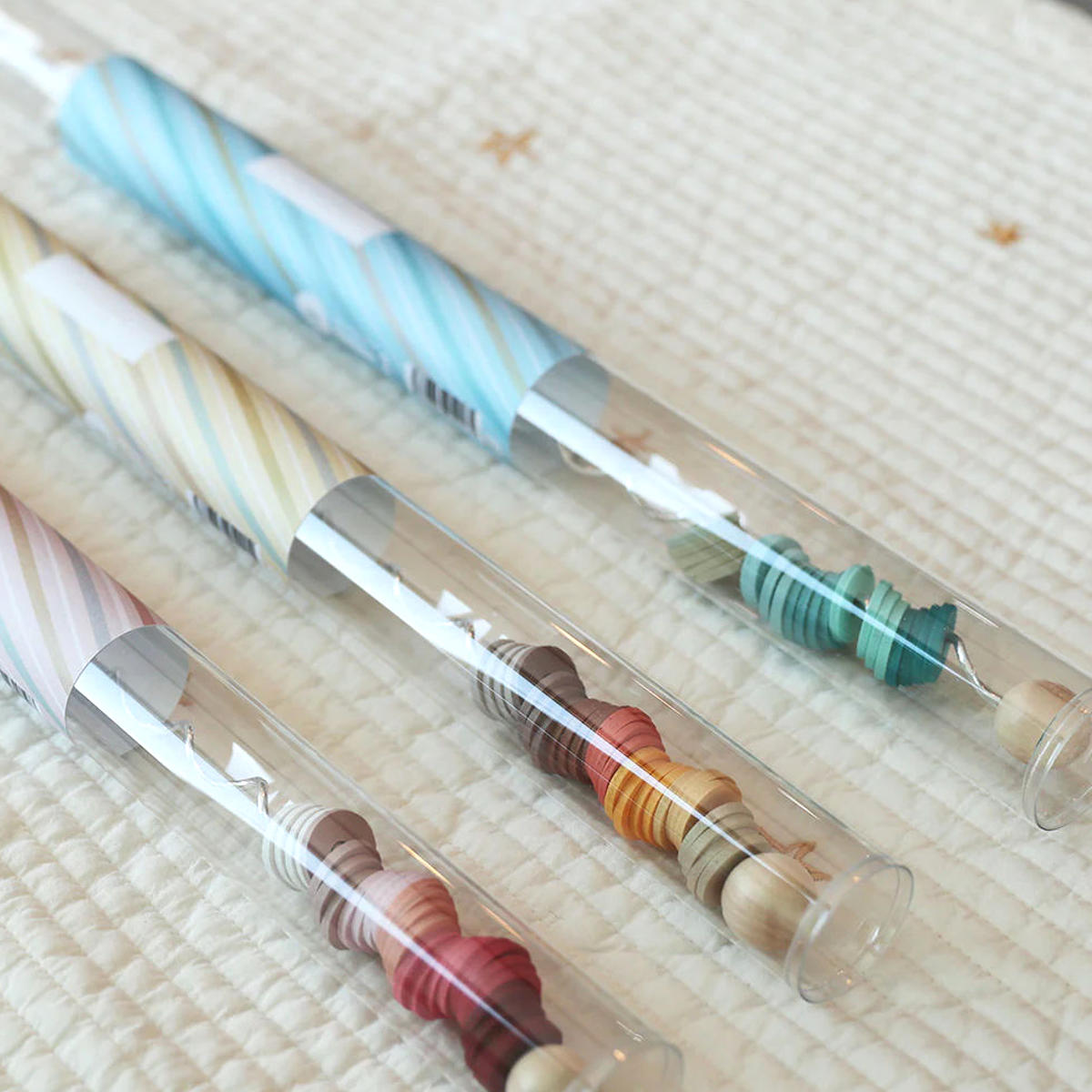 おもちゃ ベビー カラカラ SPIRAL ROD YELLOW 知育玩具 音 Adnil LAND ( 木のおもちゃ 木製 玩具 くるくる 不思議 知育 遊び 赤ちゃん プレゼント ファーストトイ ベビーおもちゃ 音が出る 音が鳴る 男の子 女の子 出産祝い )