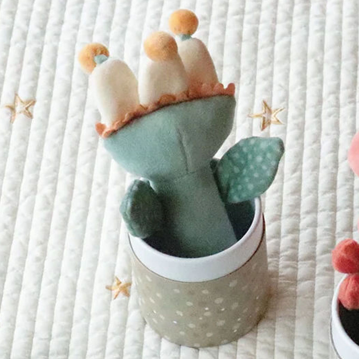 おもちゃ ガラガラ ラトル ベビー BLOOMY LINNET ベビーギフト Adnil LAND ( 赤ちゃん ベビートイ ニギニギ ベビーラトル がらがら にぎにぎ 布製 柔らかい 布おもちゃ ファーストトイ 音 ぬいぐるみ プレゼント 出産祝い )