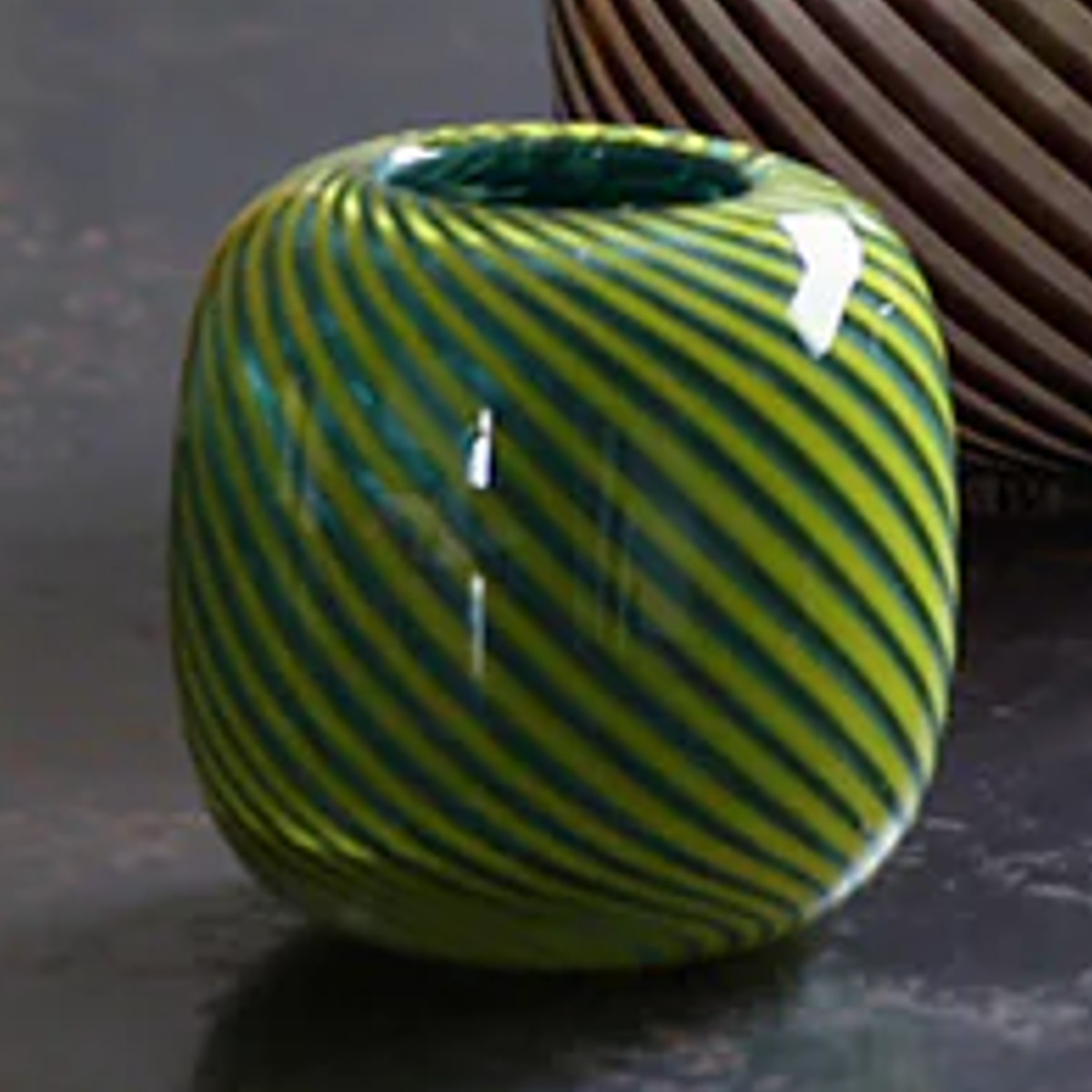 花瓶 旋律を奏でるかの曲線美 バッハ Mette ( 花ビン 花びん 花器 フラワーベース フラワー 花 飾る 花入れ ガラス ガラス製 色ガラス おしゃれ 一輪挿し )