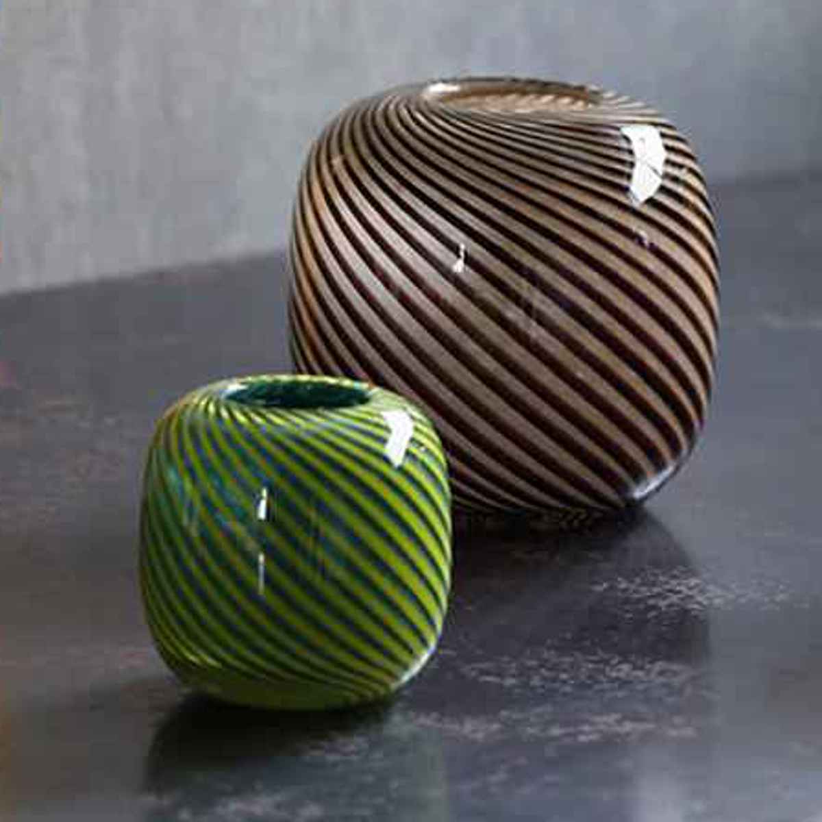 花瓶 旋律を奏でるかの曲線美 バッハ Mette ( 花ビン 花びん 花器 フラワーベース フラワー 花 飾る 花入れ ガラス ガラス製 色ガラス おしゃれ 一輪挿し )