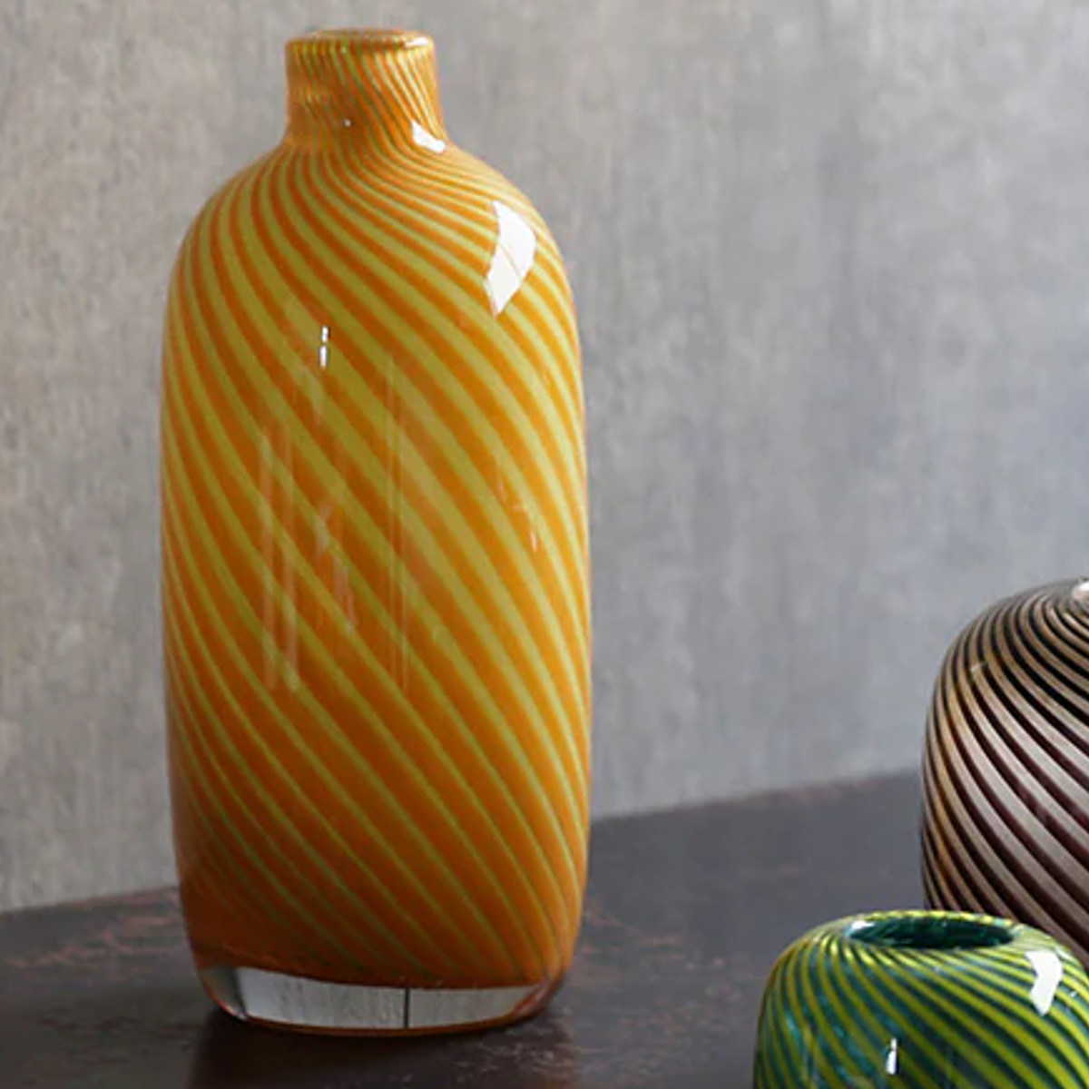 花瓶 旋律を奏でるかの曲線美 バッハ Michael ( 花ビン 花びん 花器 フラワーベース フラワー 花 飾る 花入れ ガラス ガラス製 色ガラス おしゃれ 一輪挿し )