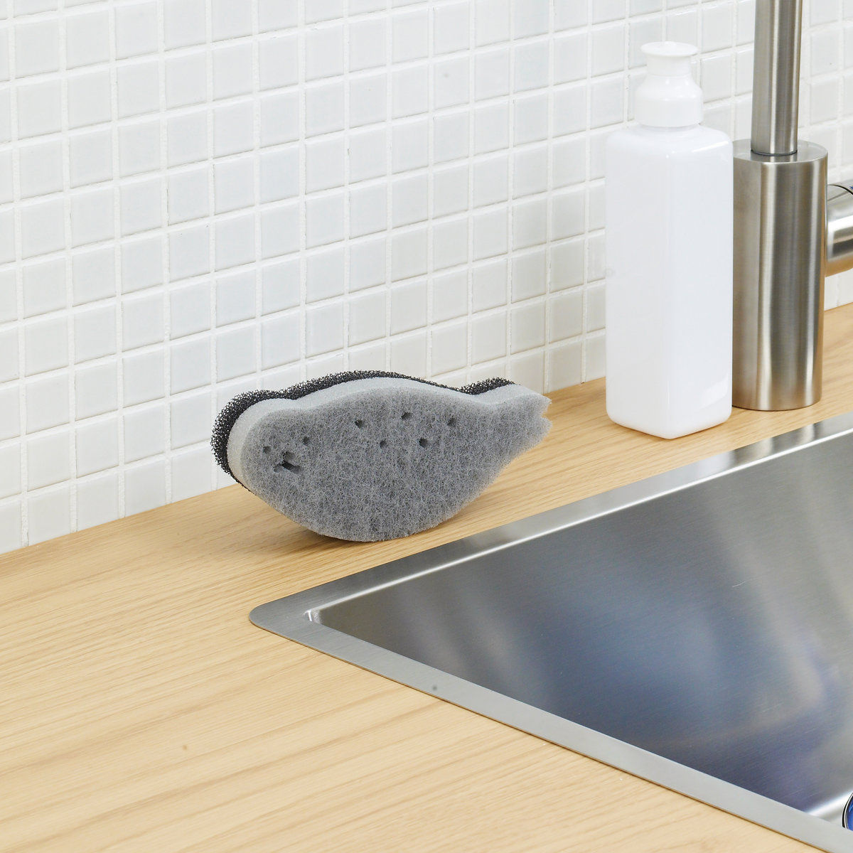 marna マーナ あざらしスポンジ K700 ( キッチンスポンジ アザラシスポンジ 台所用スポンジ 食器用スポンジ キッチン雑貨 食器洗い 皿洗い 食器用 シンク用品 キッチングッズ キッチン小物 キッチン用品 ) 【グレー】 グレー