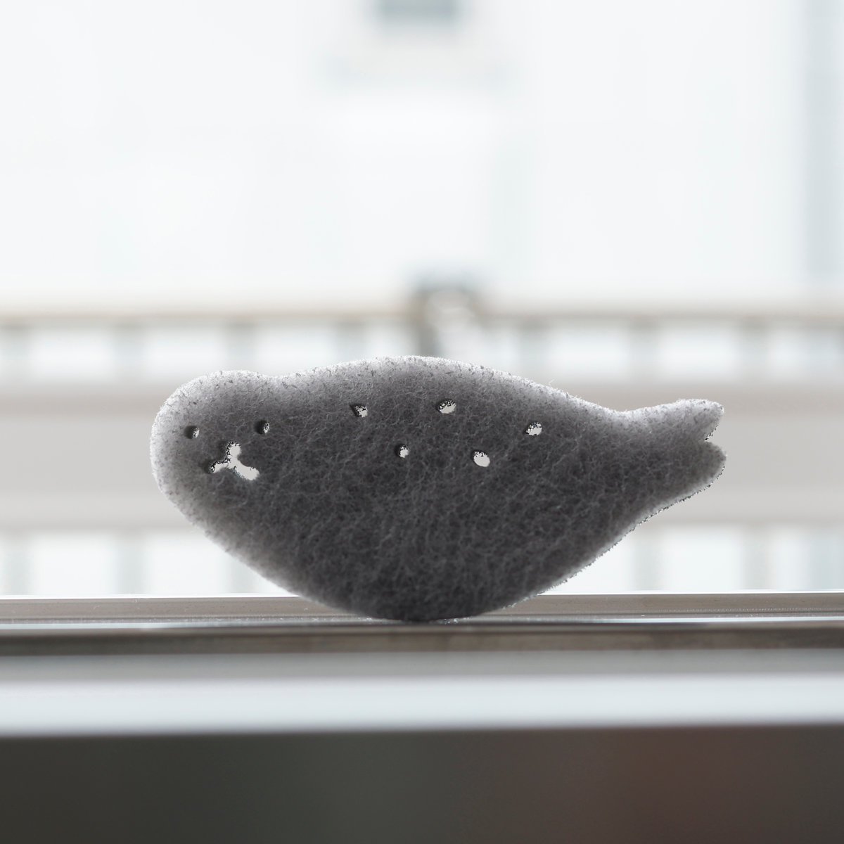 marna マーナ あざらしスポンジ K700 ( キッチンスポンジ アザラシスポンジ 台所用スポンジ 食器用スポンジ キッチン雑貨 食器洗い 皿洗い 食器用 シンク用品 キッチングッズ キッチン小物 キッチン用品 ) 【グレー】 グレー